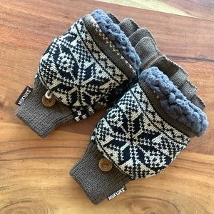 🌼 BOGO SALE 🌼 Muk Luks flip mittens